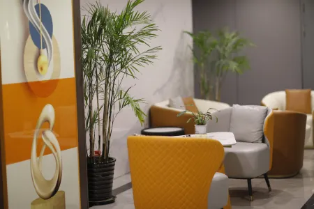 Banyueli Hotel Shanghai (Shanghai Lujiazui Oriental Pearl Mall Road Subway Station) Отели рядом с достопримечательностью «Lujiazui Library 24-hour Self-service Returning Books Service»