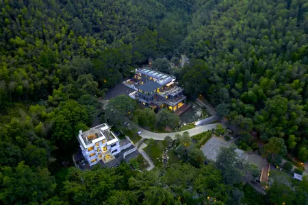 Muxinji ﹒ Valley Su (Shangyou Branch) Отели рядом с достопримечательностью «Building the Peak»