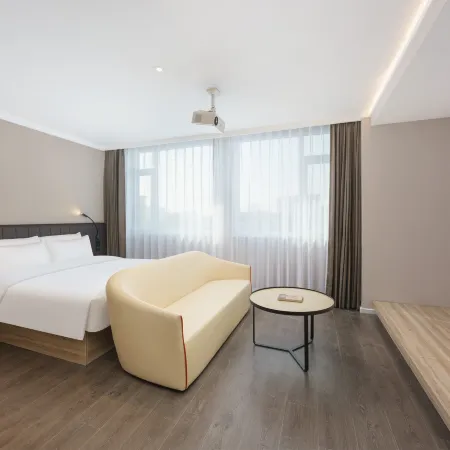 HanTing Hotel (Haicheng Xiliu Yiwu International Clothing City)