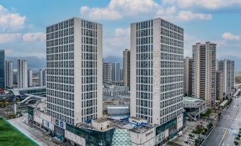 Ningbo Xiangshe Hotel (Fenghua Baolong Plaza)