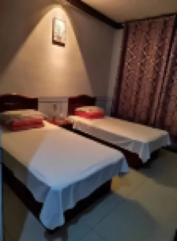 Golden Land Hotel Hotels near Fenghuangling