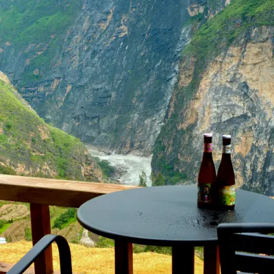 TIBE T guest house Hotels near Lower Tiger Leaping Gorge
