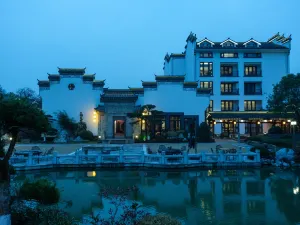 Hengdian Film and Television City Longjing Yuyu Yinshu