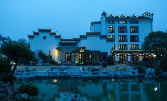 Hengdian Film and Television City Longjing Yuyu Yinshu
