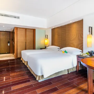 Baiyun Lakeside Hotel (Nanhu Tourism Center)