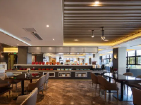Wyndham La Quinta (Qionghai Yinhai Road) Hotels in Qionghai
