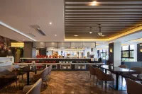Wyndham La Quinta (Qionghai Yinhai Road)