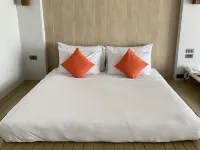 Bari Lamai Resort Hotels near Suan Son (Phe Arboretum)