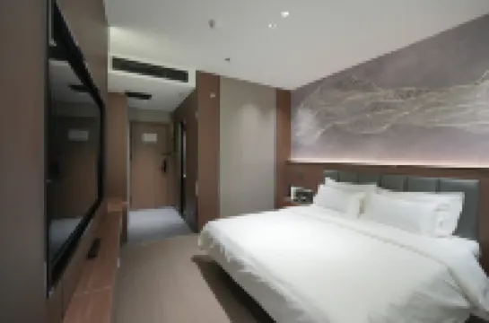 藍鯨輕奢飯店（霸州市政府店）