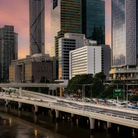 voco BRISBANE CITY CENTRE by IHG Отели рядом с достопримечательностью «Кастом Хаус»