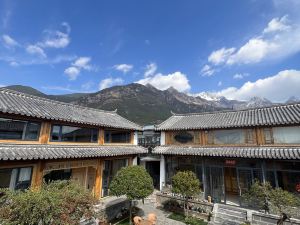 Lijiang Yulong Shiyuanli Homestay