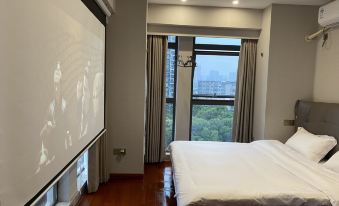 Yixuan Light Luxury Cinema B&B