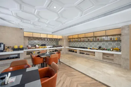 VIENNA INTERNATIONAL HOTEL Отели в г. Шицзячжуан