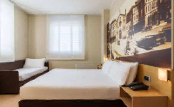 米蘭拉斯佩齊亞民宿酒店 米蘭酒店