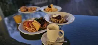 伊丘卡港美居飯店 - 早餐
