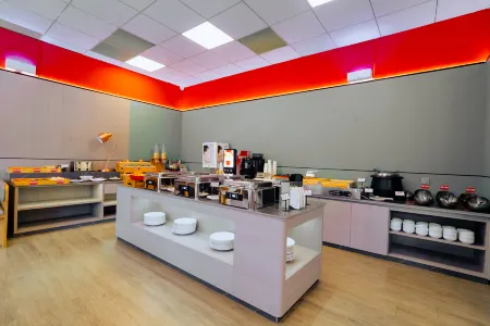 The Sussie Hotel (Quanzhou Fengze Yunlu) Отели рядом с достопримечательностью «Fashi Zhenwu Temple»