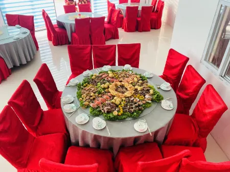 Jinrui Hotel (Sanbei Pearl Wharf Branch) Отели рядом с достопримечательностью «Zhongnan Lavina Beach»