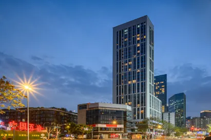 Chengdu Youyue·HOUSE Service Apartment (Chunxi Road Tianfu Square Branch)