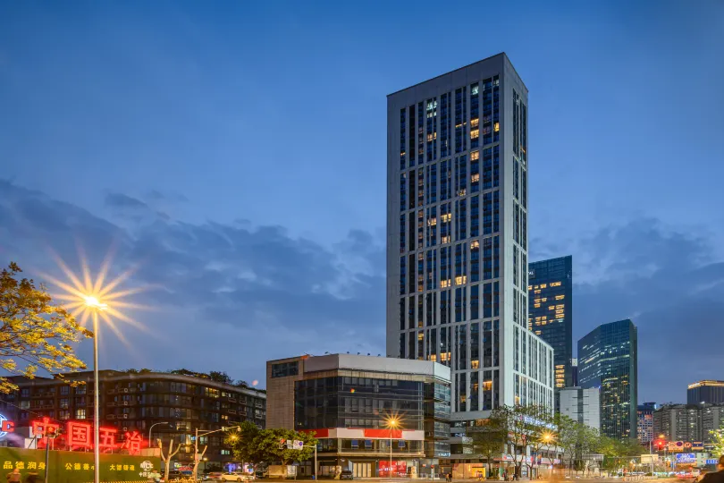 Chengdu Youyue·HOUSE Service Apartment (Chunxi Road Tianfu Square Branch)