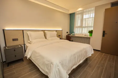 Mandarin Holiday Hotel Отели рядом с достопримечательностью «Jinghe Ecological Park»