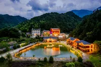 Yueqixi·Small Village Homestay (Tiantangzhai Scenic)