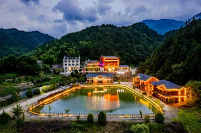 Yueqixi·Small Village Homestay (Tiantangzhai Scenic)