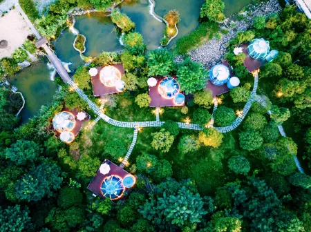 Longqi Tribe· Starry Sky Camping (Duyun Shanmu Lake Park) Отели рядом с достопримечательностью «Duyun Garden Expo Park»