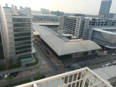 Dailyroom Anna C1-C9 Отели рядом с достопримечательностью «CP All Academy»