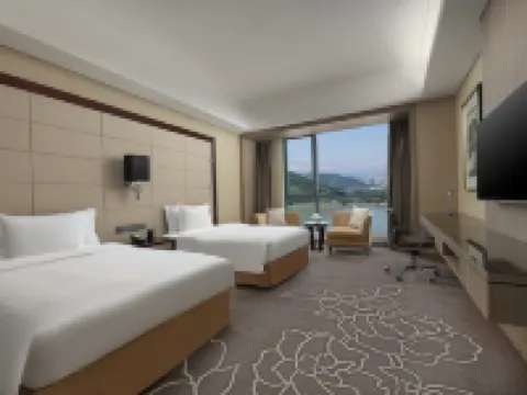 Crowne Plaza Yichang by IHG (Three Gorges Visitor Center) Hotels in Yichang