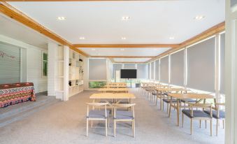 Guozhan Village Hotel