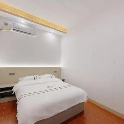 Changting Hongde Hotel (Changting South Station) Hotels near Changtingnan Railway Station