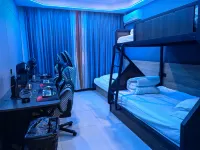 Jixiang E-sports Homestay (Gushi Chen Yuanguang Square)