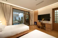 Pingyun Bieyuan (Ancient City Wall Store)