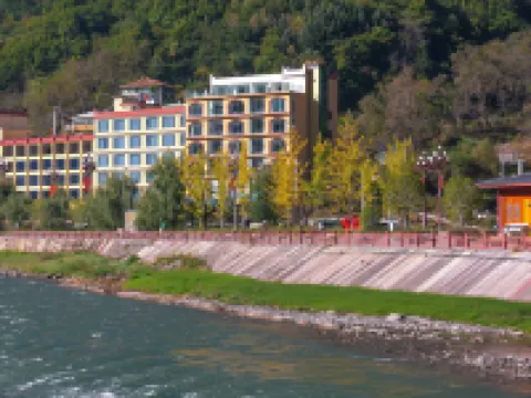 โรงแรมแบล็ควอเตอร์ เกลเชียร์ เอสเคป โรงแรมในเฮ่ยซุ่ย