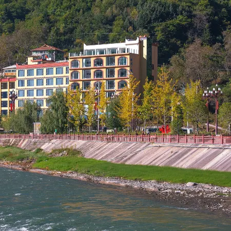 Blackwater Glacier Escape Hotel