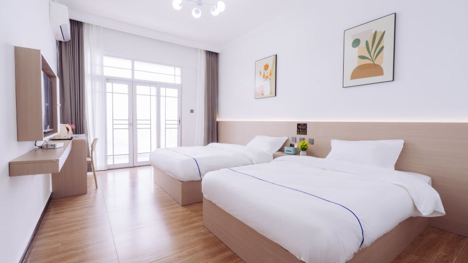 Tangerine Hotel