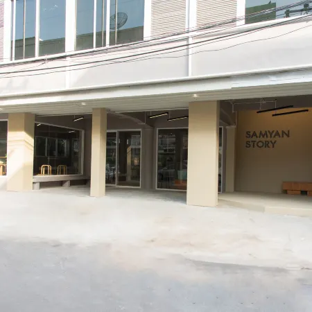 SamYan Story Boutique Hotel Отели рядом с достопримечательностью «Комплекс Чамчури Сквэр»