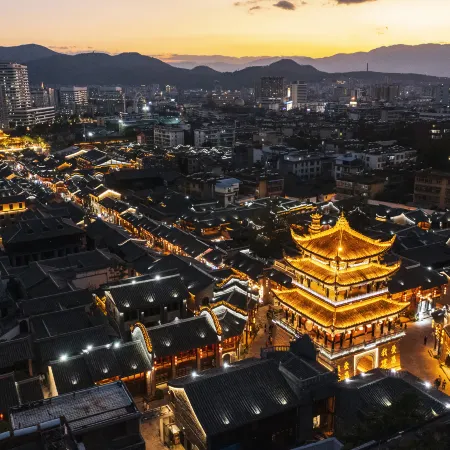 Manxin Hotel Xichang Qionghai 17 Degree Torch Square