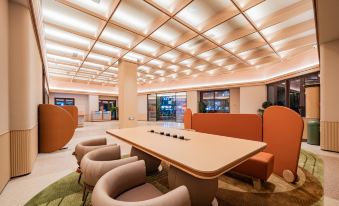 Orange Chengdu Wenjiang University City Hotel
