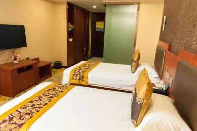 哈密華庭商務酒店 Hotels near Nong Shisanshi Teenagers Activity Center