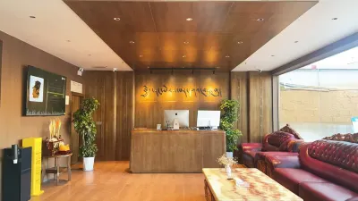 WHITE HOTEL