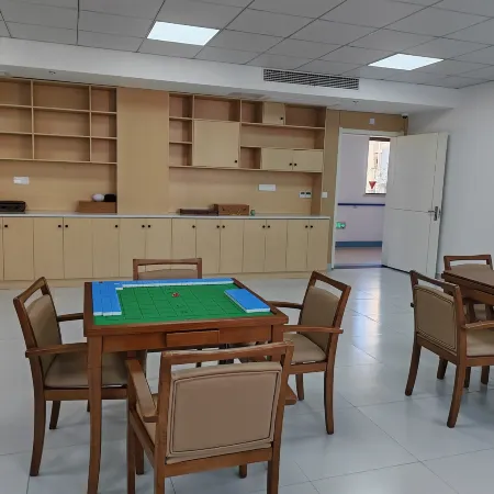 Jixi Huijia Nursing Home Hotel