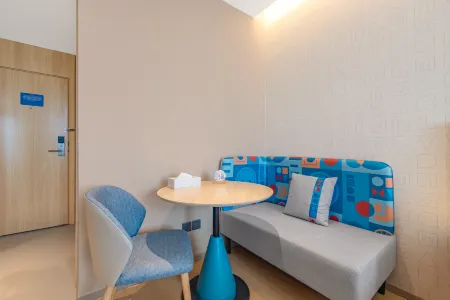 Homeinn · neo (Liaocheng Railway Station Dongchang Lake) Отели рядом с достопримечательностью «Liaocheng Gymnasium»