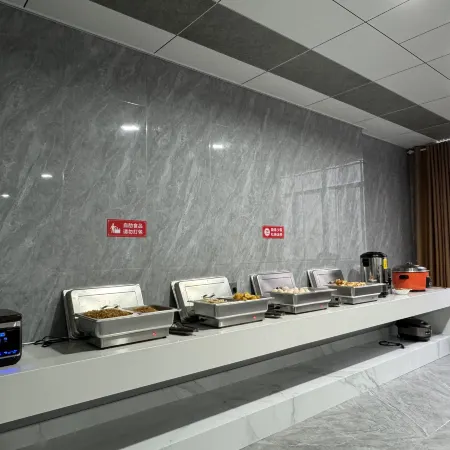 Feng Huang Business Hotel