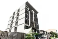 OYO 136 Regal Residences Hotels in San Mateo