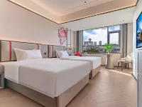 Ramada Encore by Wyndham Kunming Guandu (Changhong Road Branch) Hotels near Guandu
