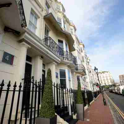 Square Townhouse Hotel Exterior