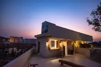 Mangshi Laiyin Hotel (Manghuang Village Scenic Area Branch)
