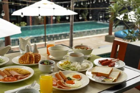 Andakira Hotel Отели в г. Пхукет