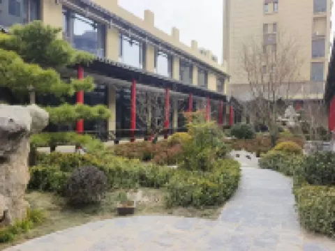 Waku Courtyard House Hotels in Dongming County